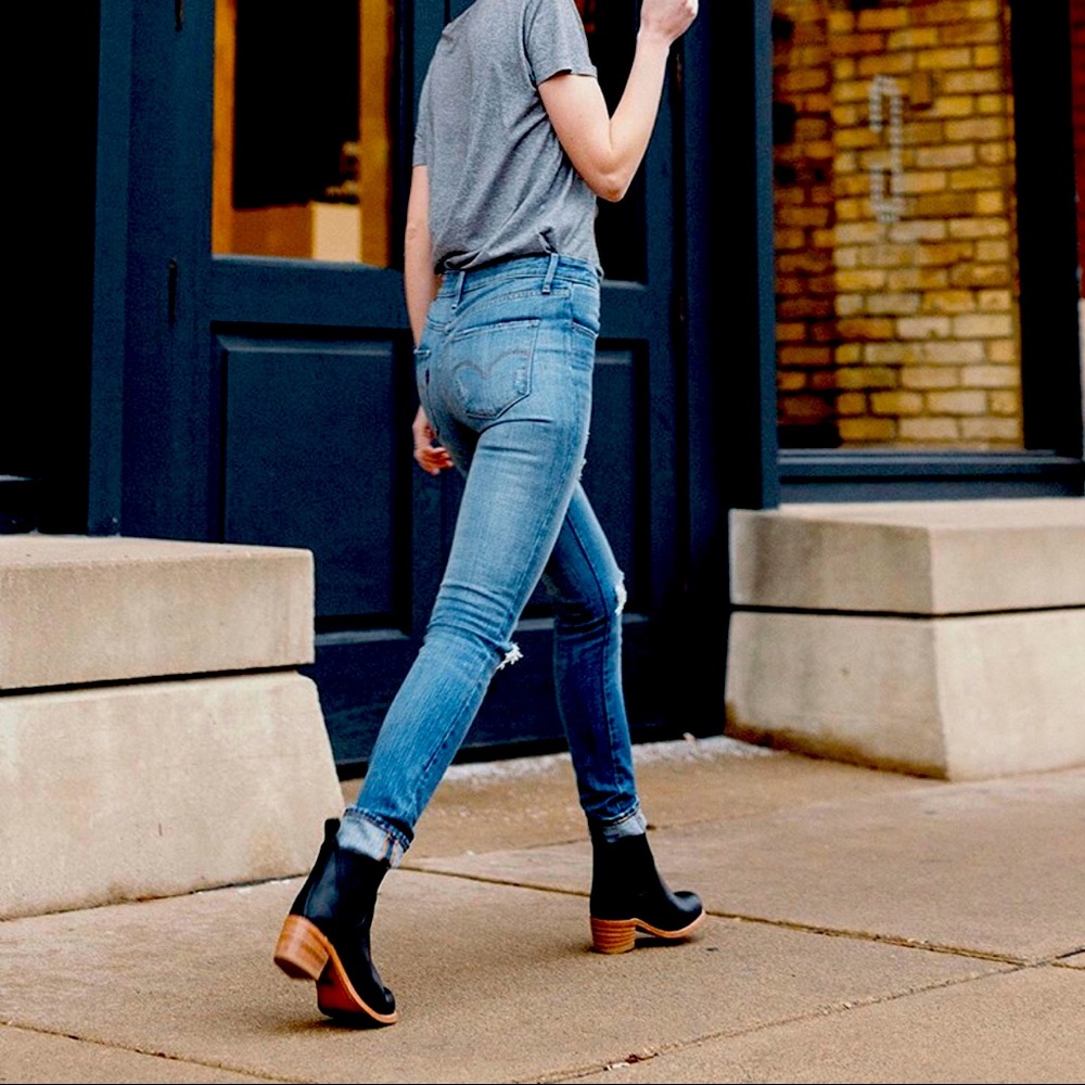 Red Wings Harriet Black Boundary size 6